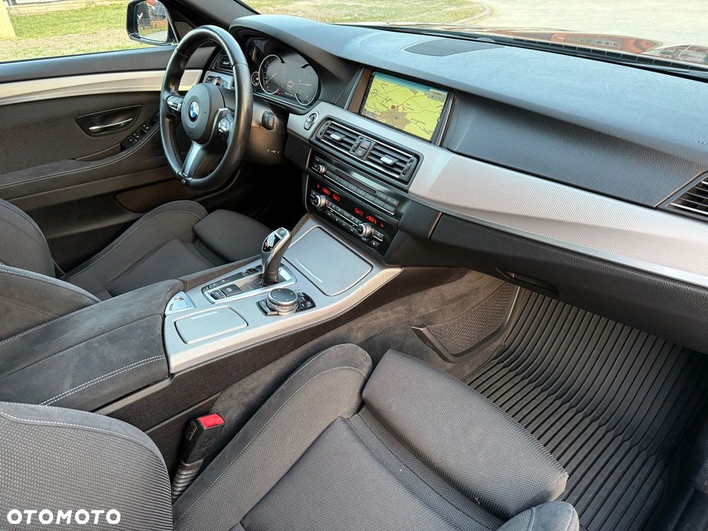 BMW Seria 5 525d xDrive - 26