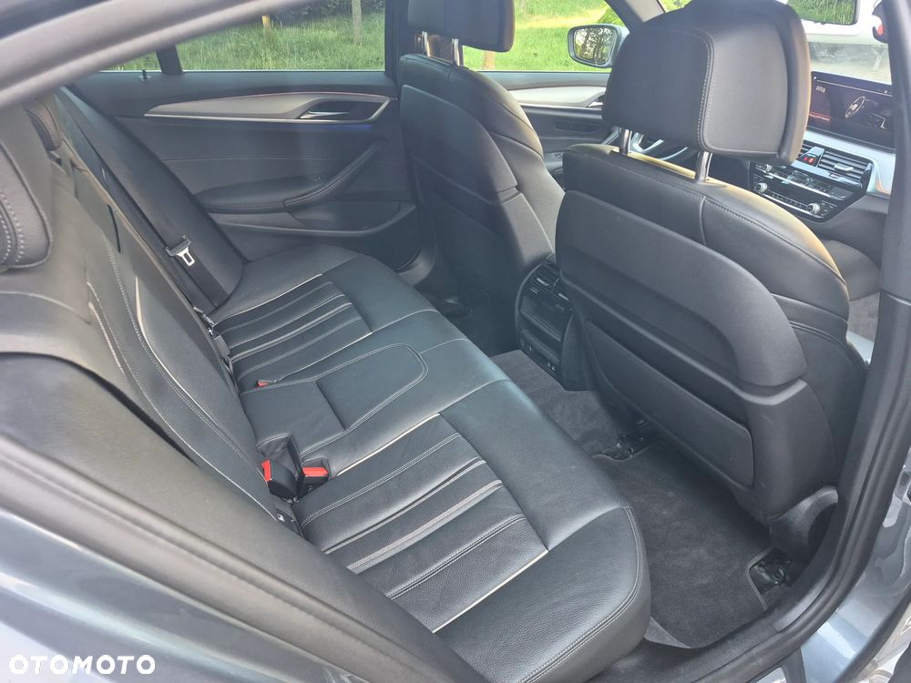 BMW Seria 5 520i Luxury Line sport - 12