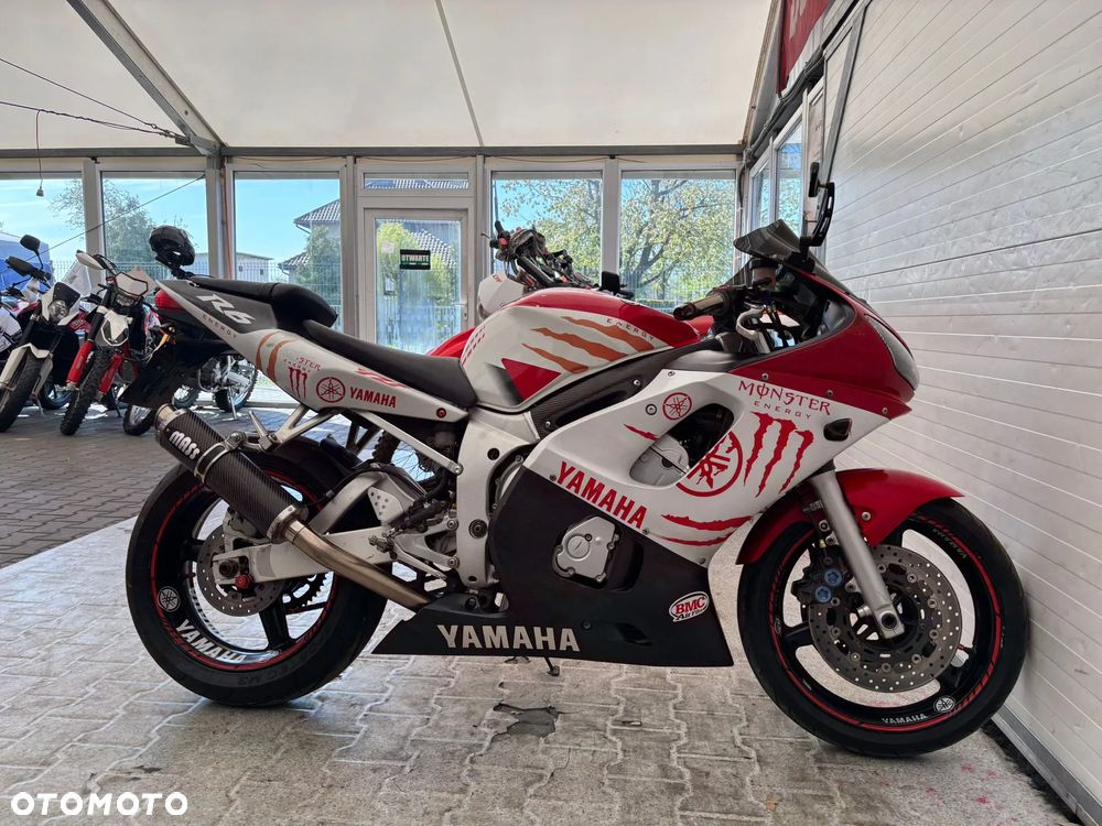 Yamaha R6 - 6