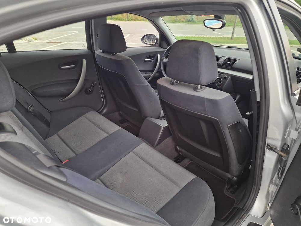 BMW Seria 1 116i - 26