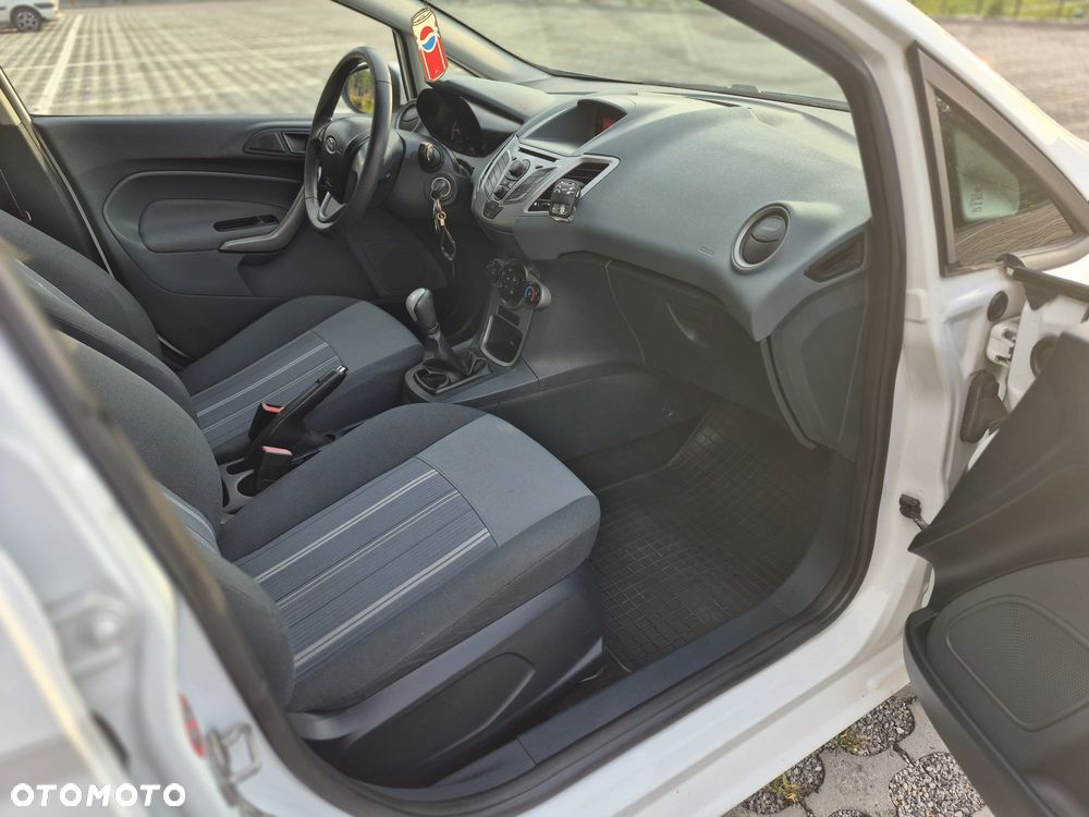 Ford Fiesta 1.25 Ambiente - 13