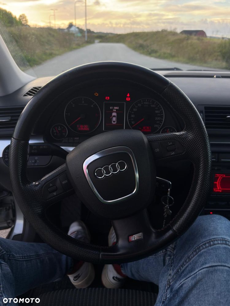 Audi A4 Limousine 2.0 TDI DPF - 17