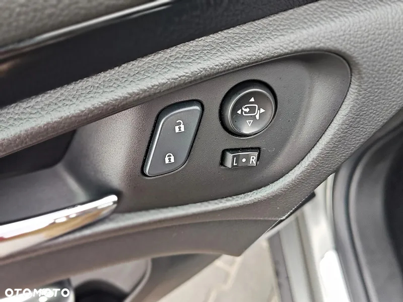 Opel Insignia - 38