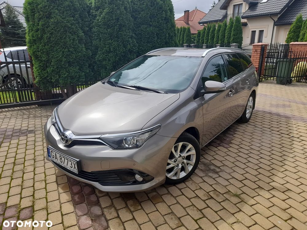Toyota Auris 1.6 Premium Comfort - 9