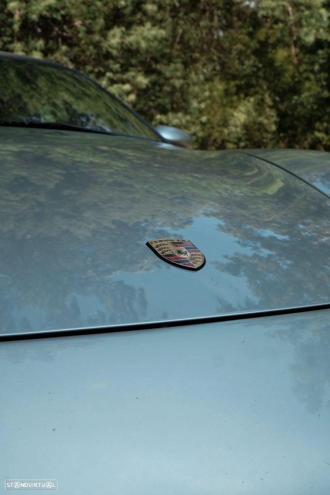 Porsche 911 (996) Carrera 4 Coupé - 18