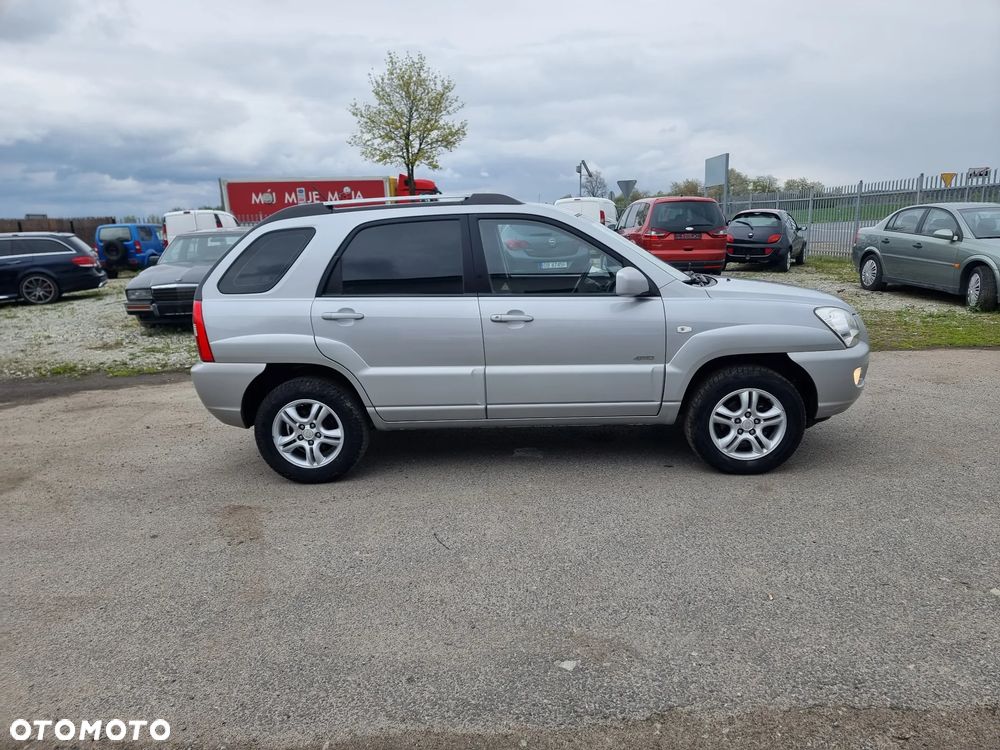 Kia Sportage 2.0 CRDI EX - 27