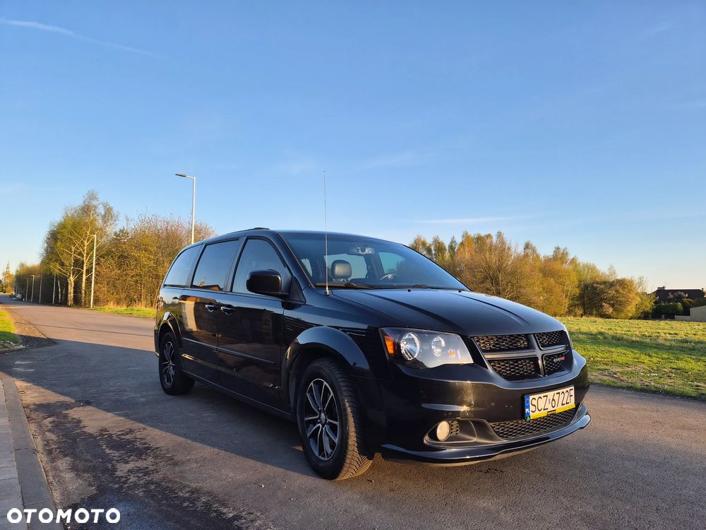 Dodge Grand Caravan 3.6 R/T - 4
