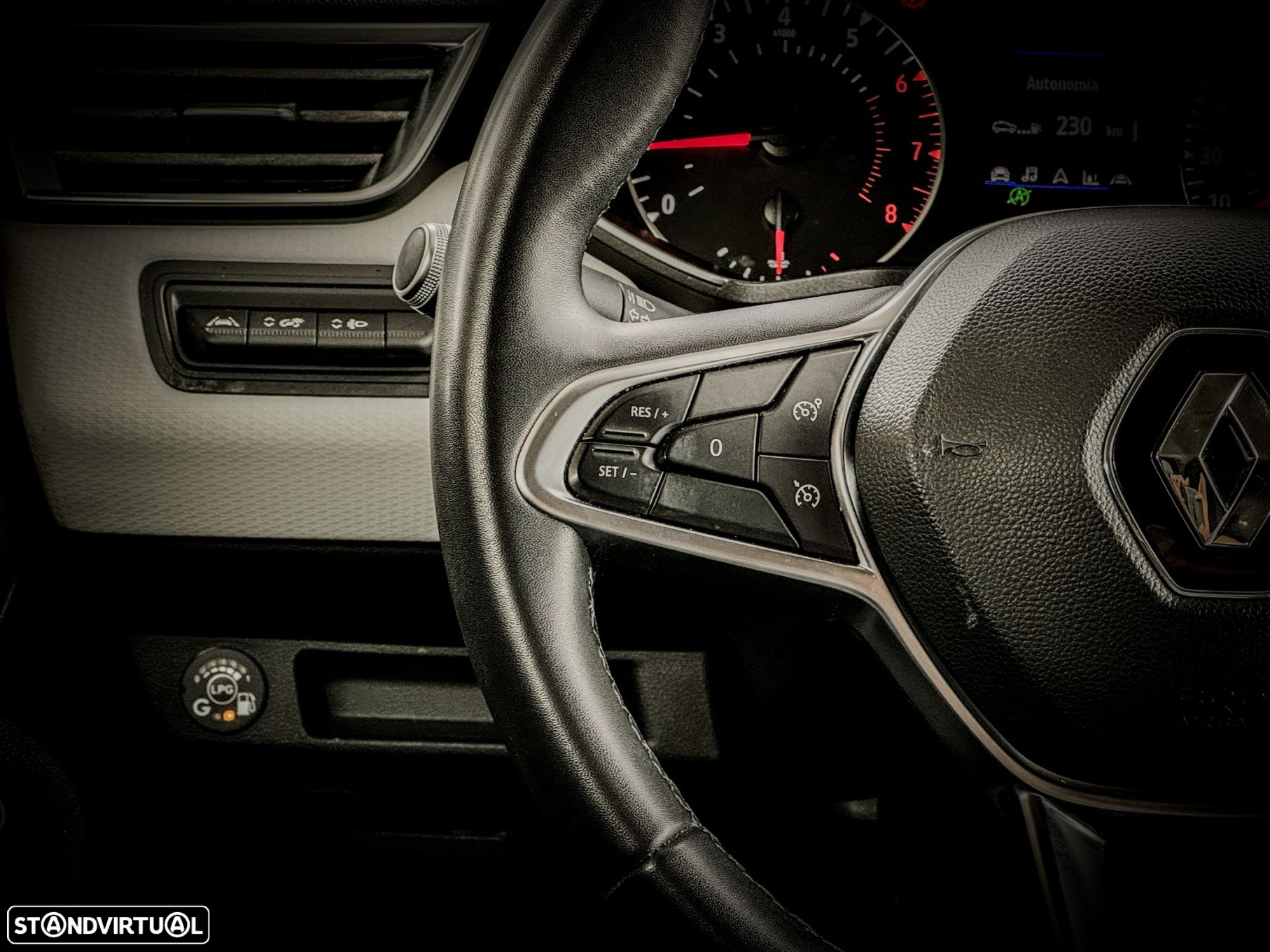 Renault Clio 1.0 TCe Limited Bi-Fuel - 8