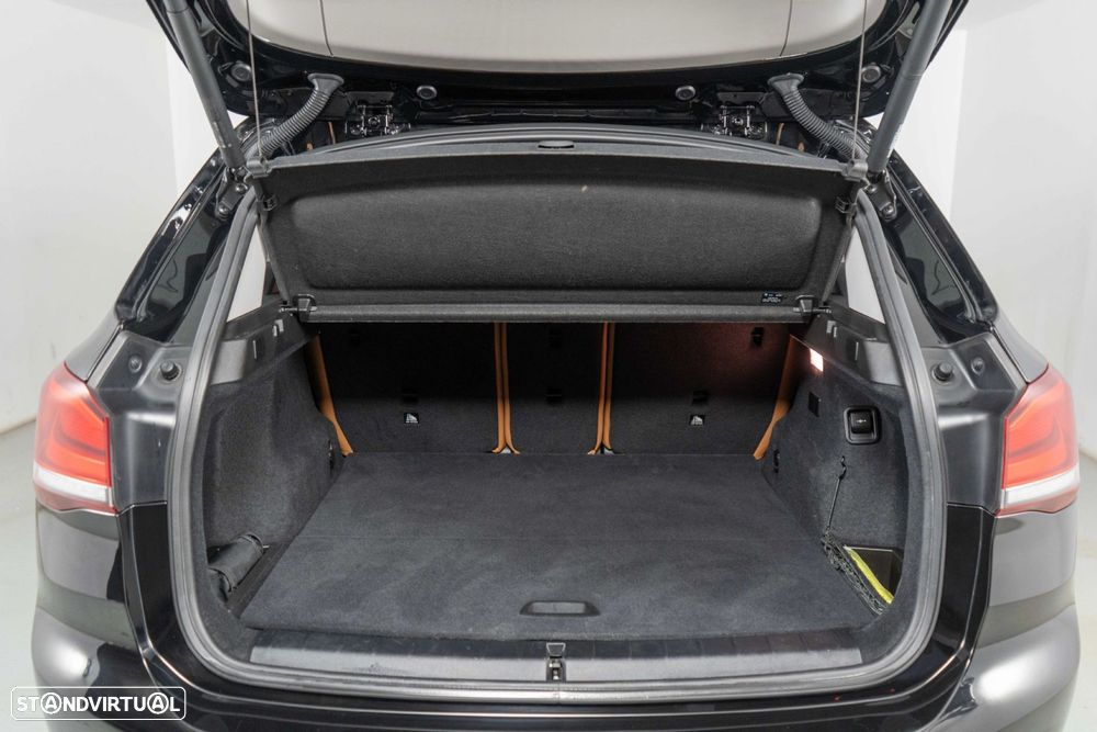 BMW X1 25 e xDrive Corporate Edition - 12