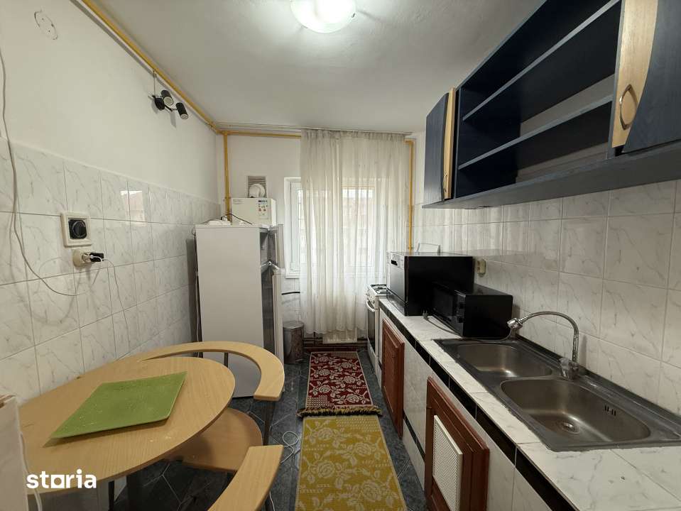Apartament spatios, 2 camere, 42 mp utili, decomandat - Girocului — fotografia 3