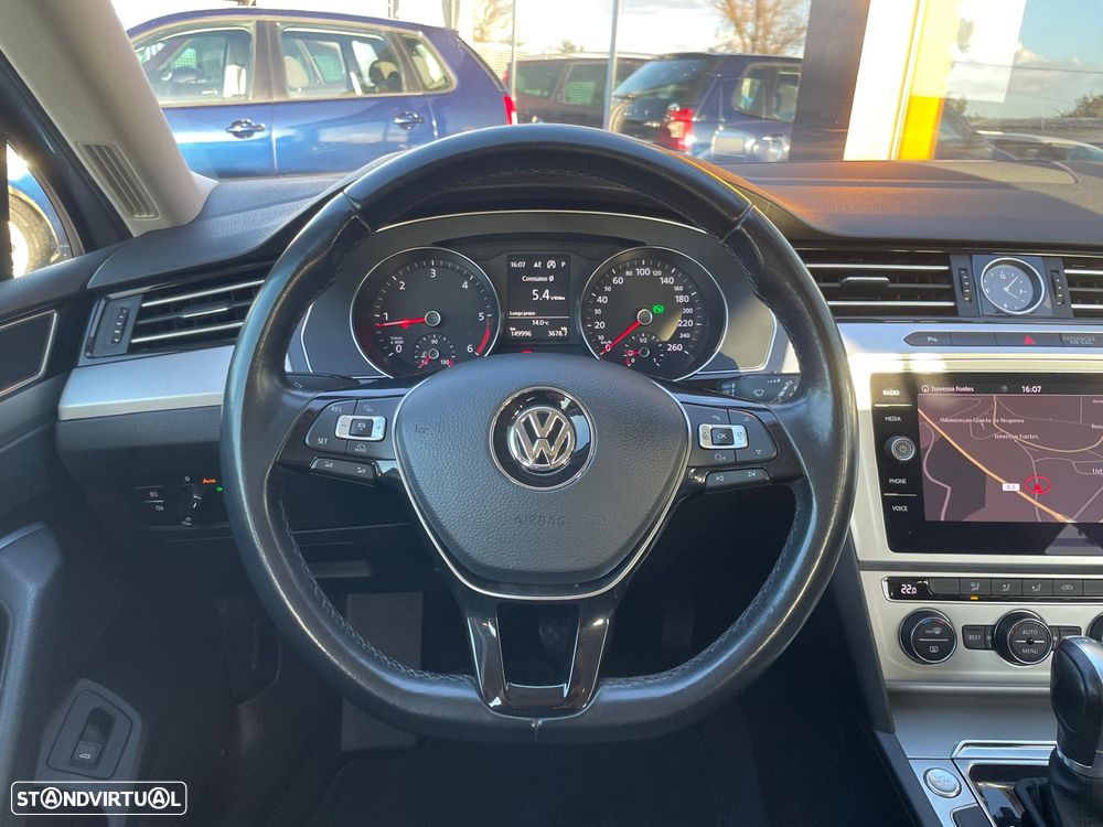 VW Passat Variant 2.0 TDi Confortline DSG - 13
