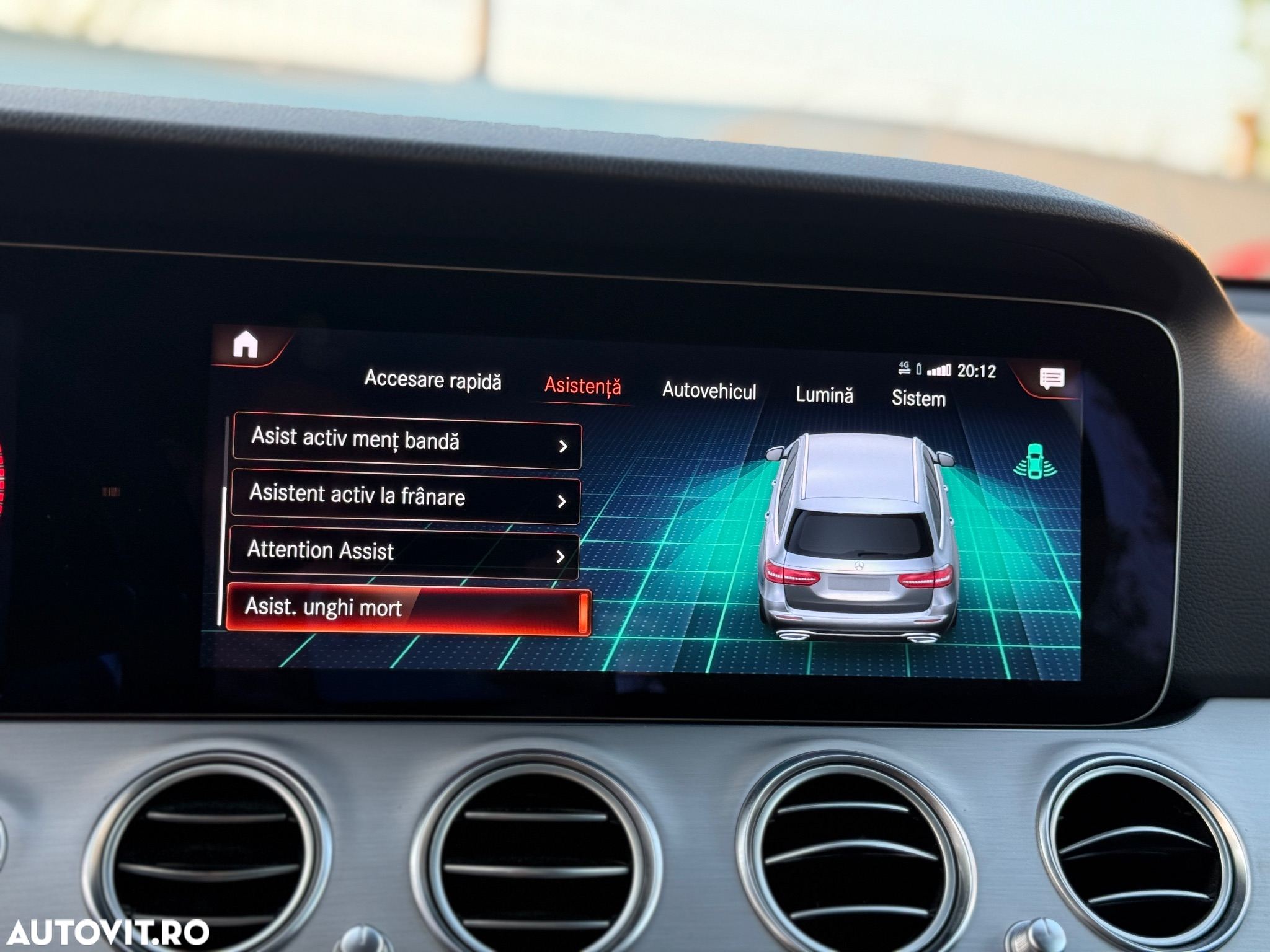 Mercedes-Benz E 220 d T 9G-TRONIC Avantgarde - 32