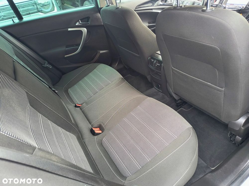Opel Insignia 1.6 T Cosmo - 19