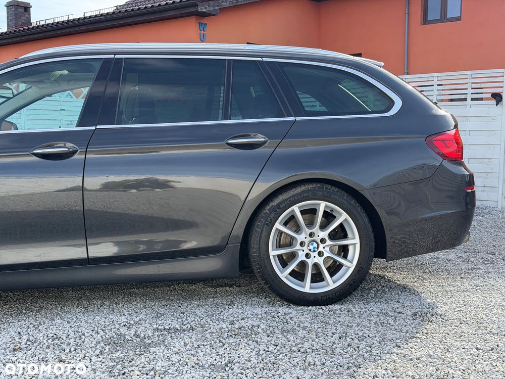 BMW Seria 5 525d - 28
