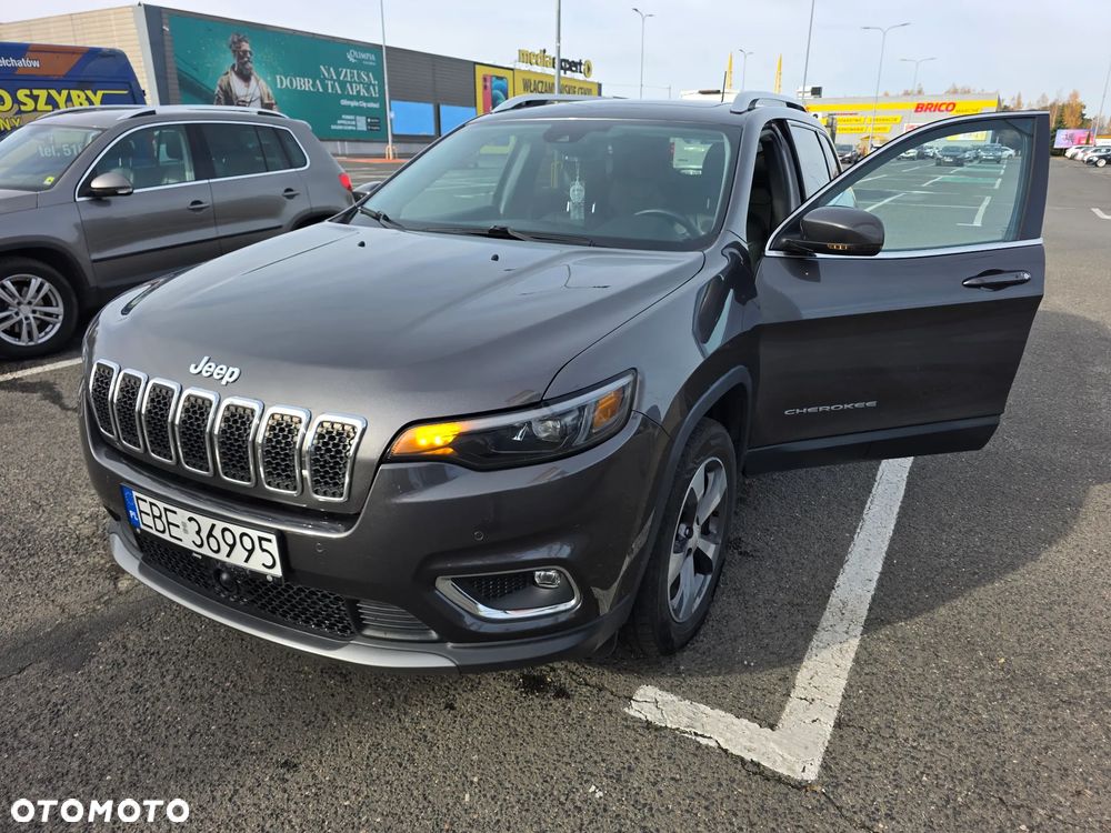 Jeep Cherokee - 16