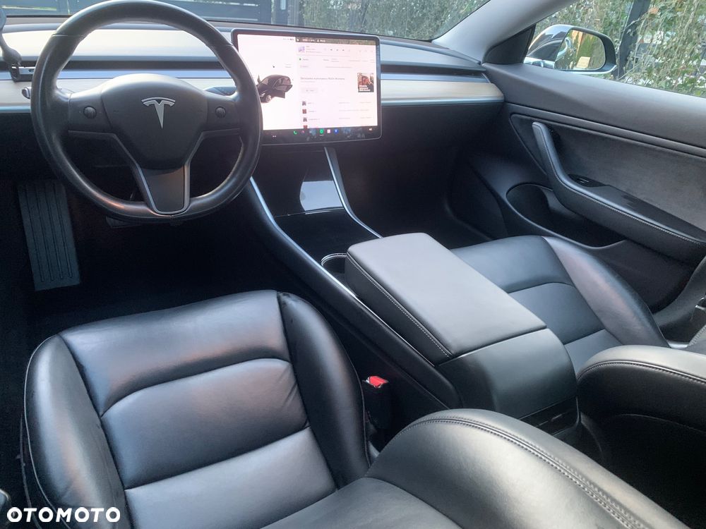 Tesla Model 3 - 7