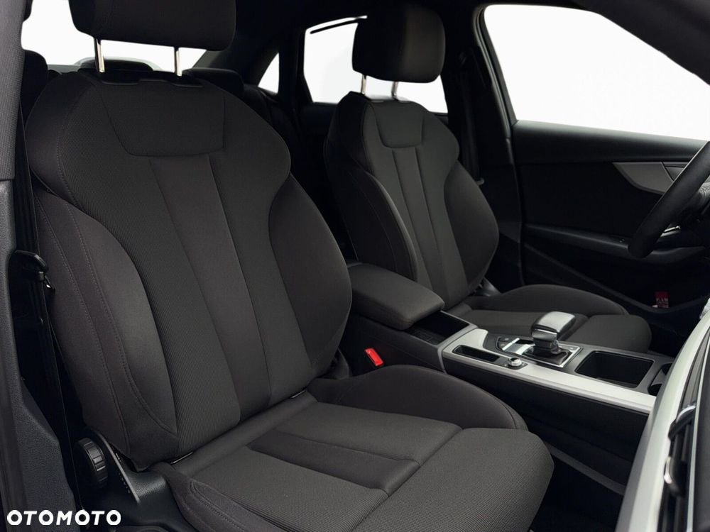Audi A4 Limousine - 16