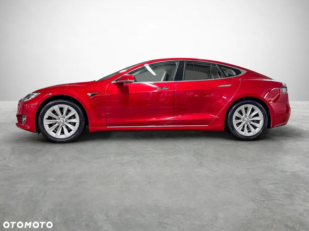 Tesla Model S - 3