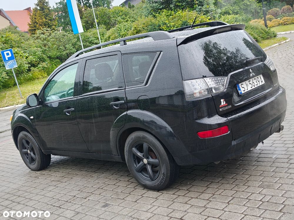 Mitsubishi Outlander 3.0 V6 LS 2WD - 13