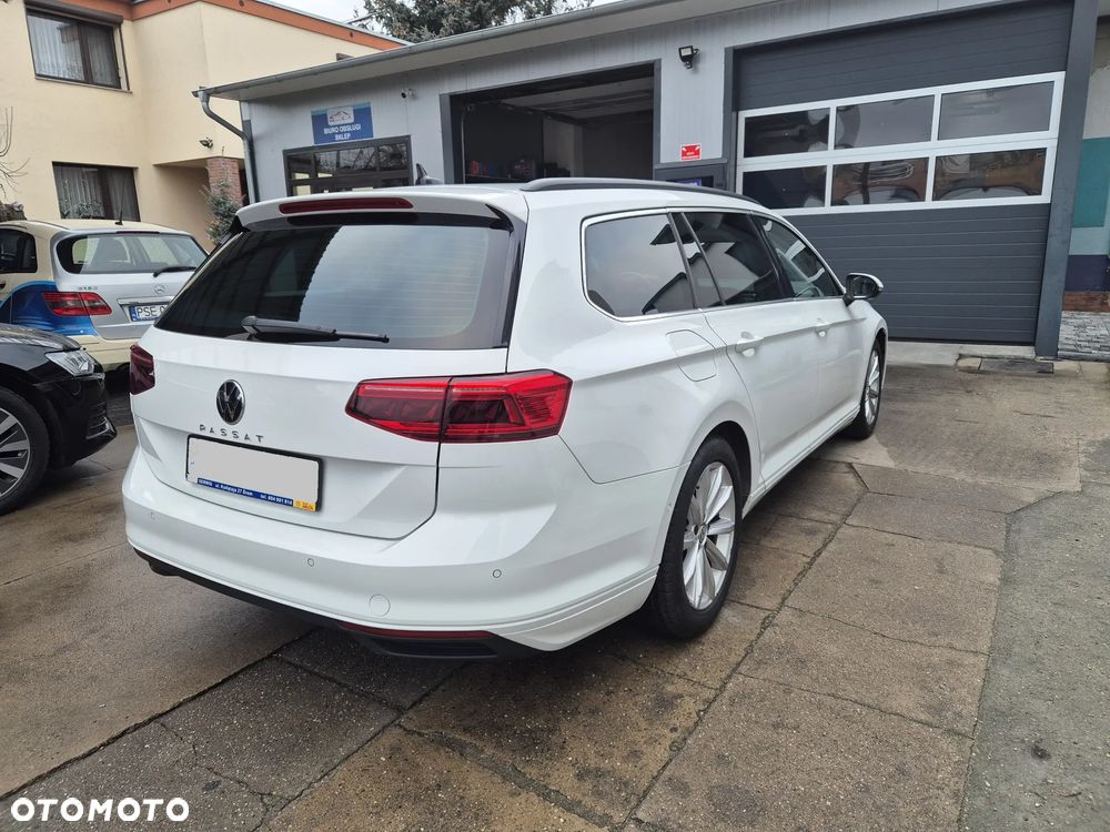 Volkswagen Passat Variant 2.0 TDI SCR DSG Business - 5
