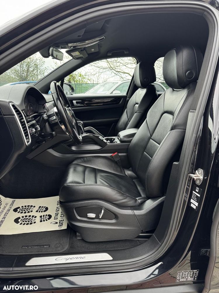 Porsche Cayenne - 21