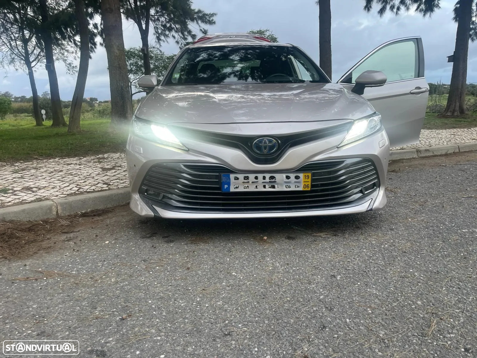 Toyota Camry 2.5 Hybrid Luxury - 6