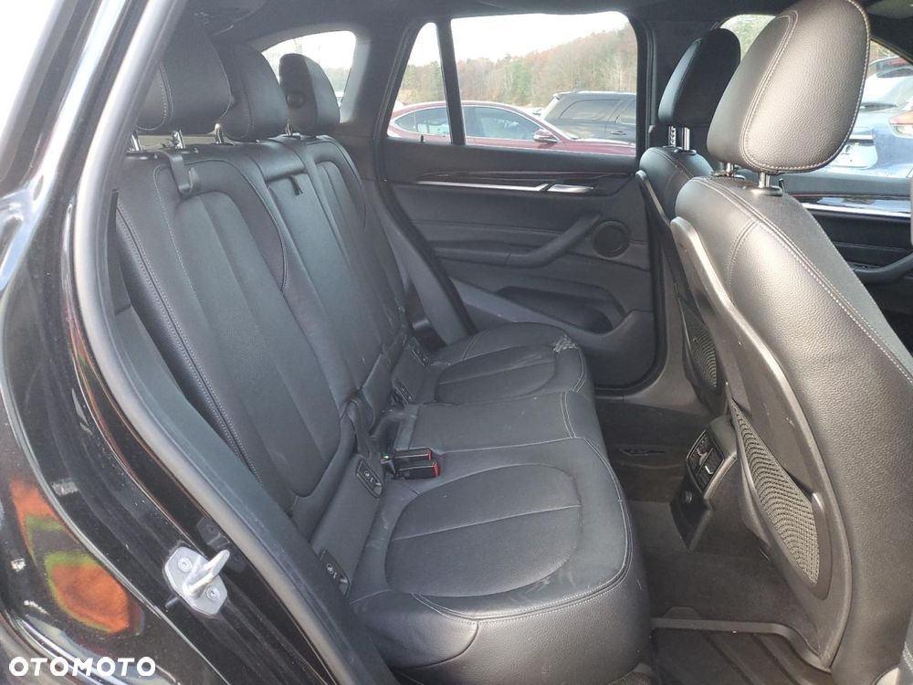 BMW X1 xDrive25i Sport Line - 10