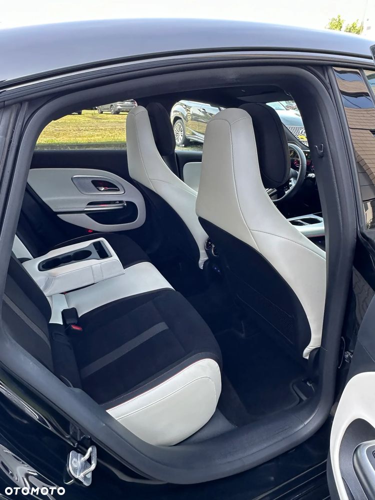 Mercedes-Benz CLA 200 mHEV 8G-DCT - 13