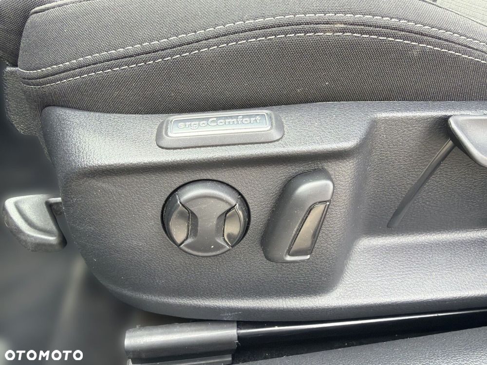 Volkswagen Passat - 22