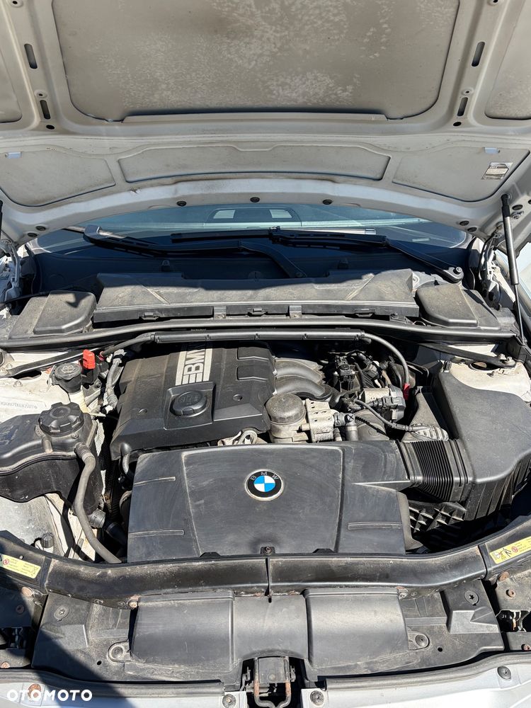 BMW Seria 3 320i - 12