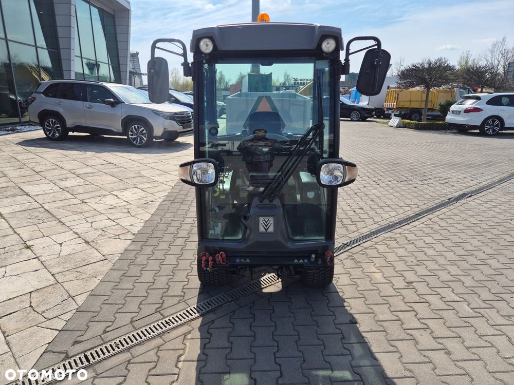 Kaercher MIC C34 / NOŚNIK NARZĘDZI / PRZYCZEPA WYWROTKA / IDEALNY DO MIASTA / ZAMIATARKA / PŁUG SNIEŻNY / 4X4 / NISKIE MOTOGODZINY / JEDNO URZĄDZENIE WIELE ZASTOSOWAŃ! - 3