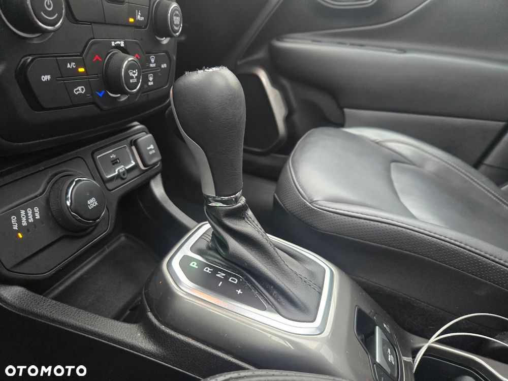 Jeep Renegade 1.3 T-GDI Active Drive Limited - 27