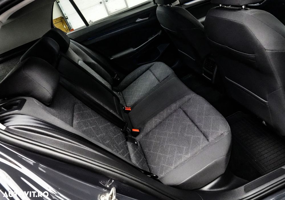 Volkswagen Golf 1.5 eTSI ACT DSG MHEV Style - 16