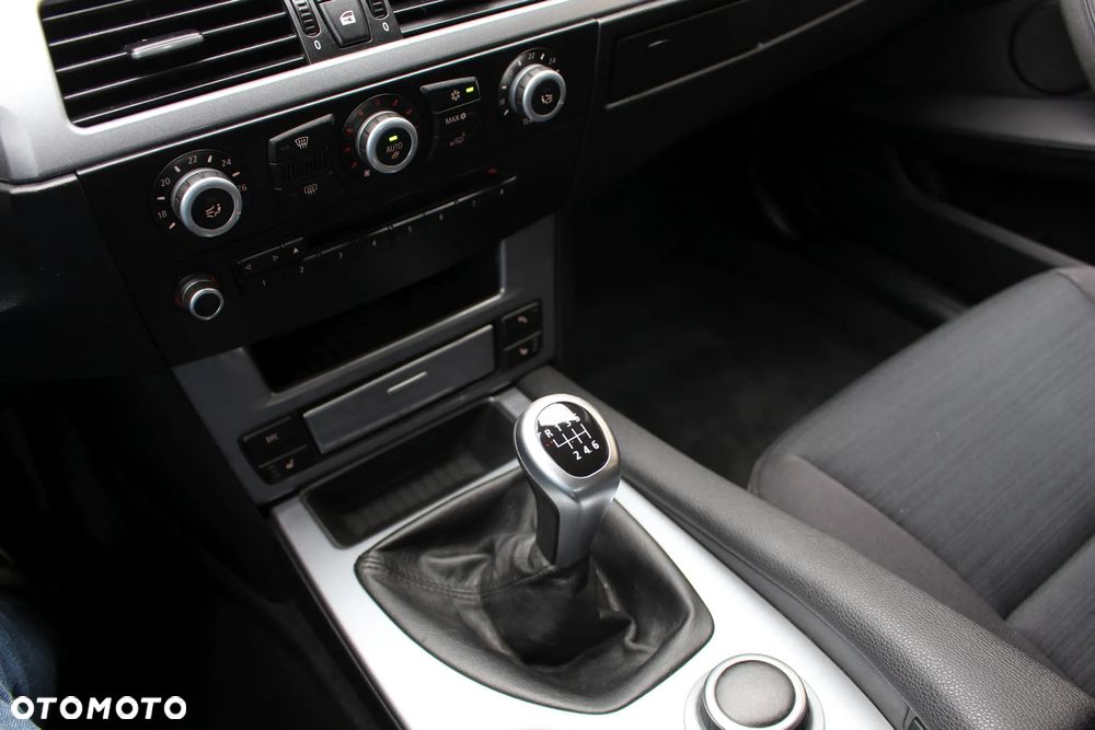 BMW Seria 5 523i Edition Exclusive - 18