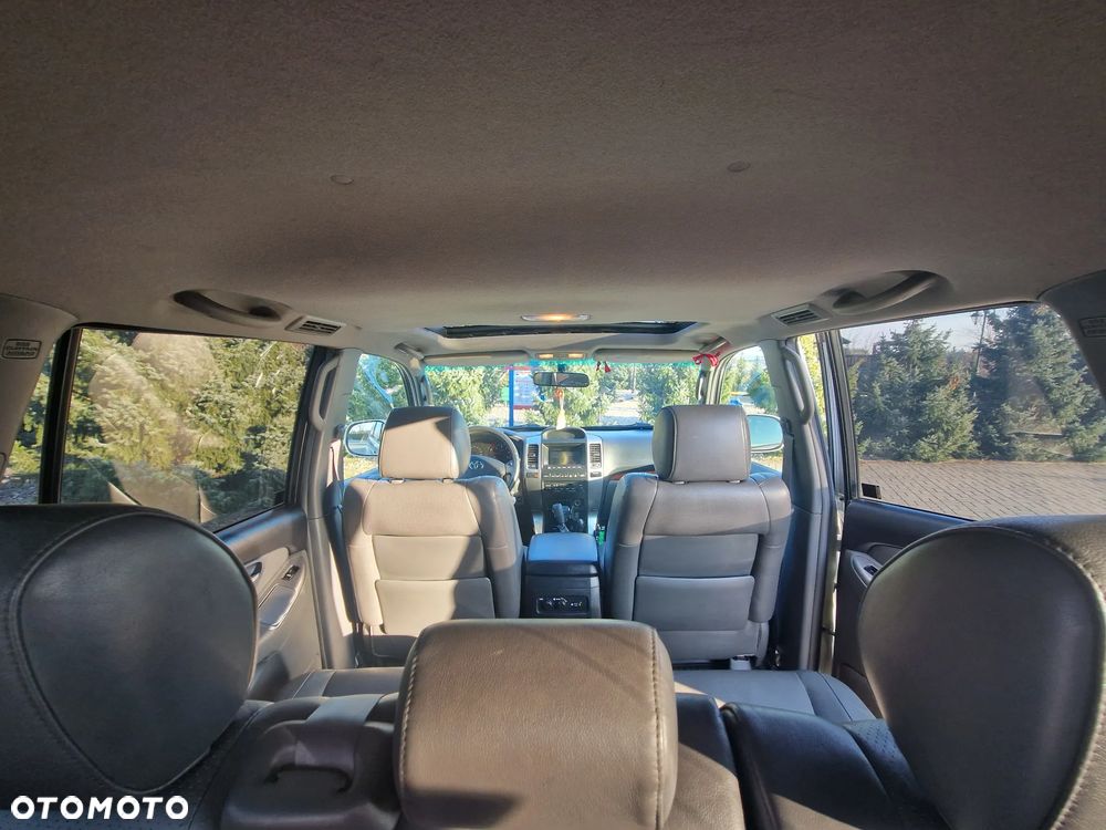 Toyota Land Cruiser - 26