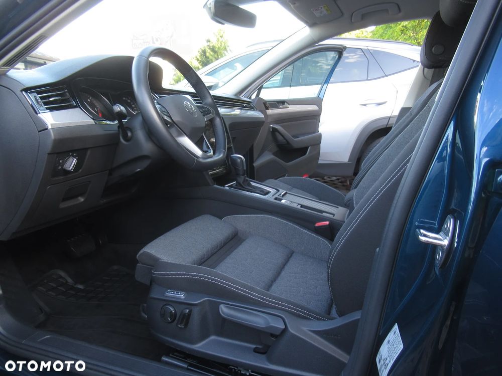 Volkswagen Passat 2023 photo 5