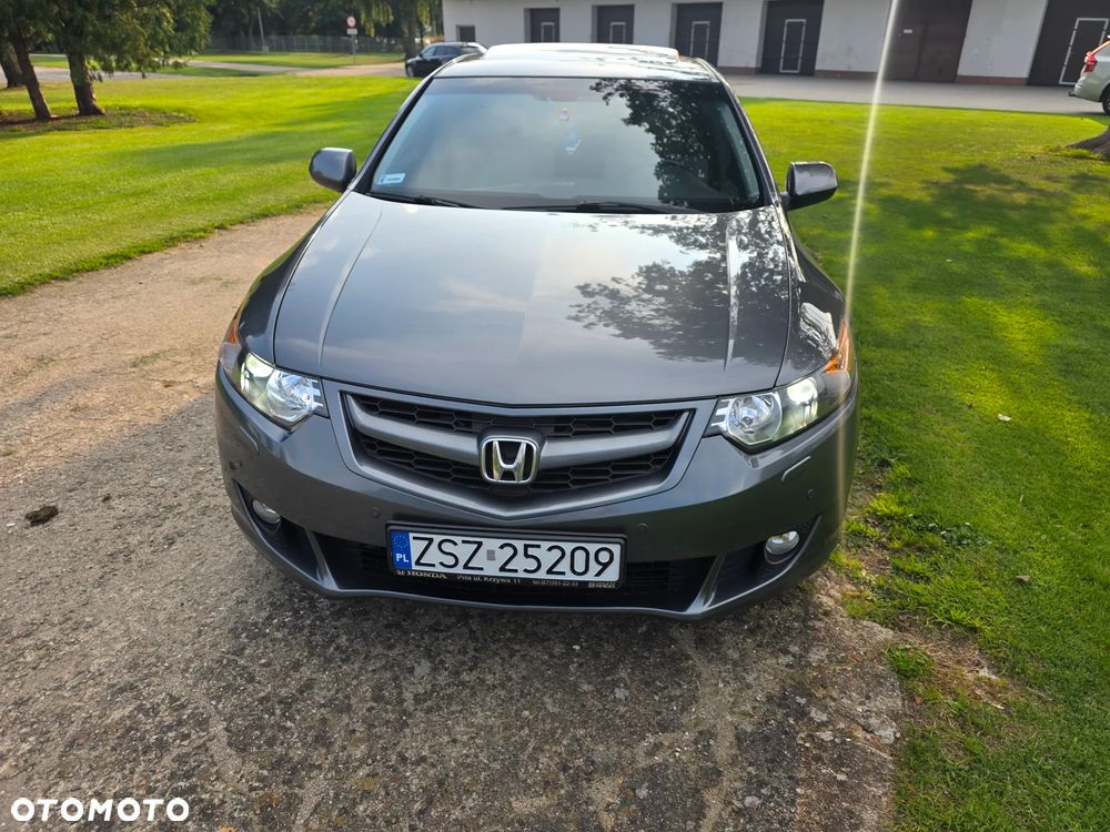 Honda Accord 2.0 Executive Nav - 9