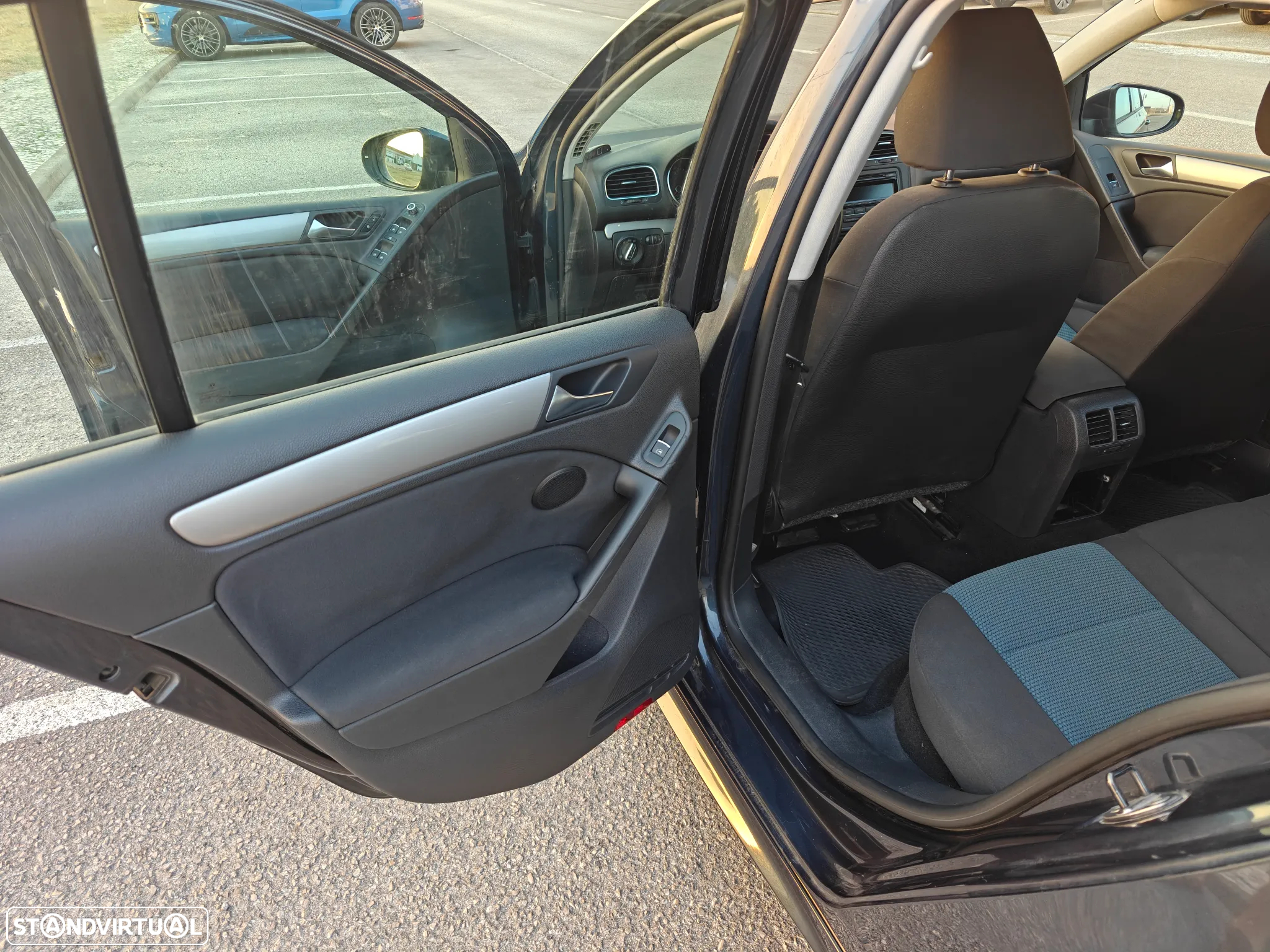 VW Golf 1.6 TDi Trendline BlueMotion - 10