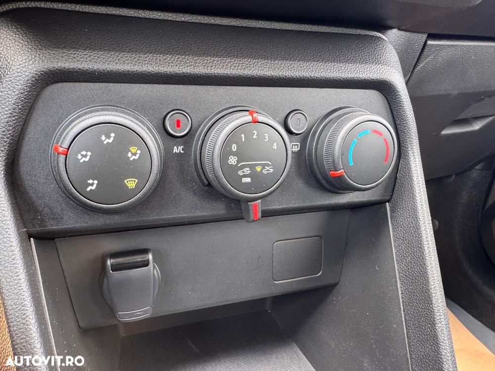 Dacia Logan TCe 90 MT6 Expression - 24