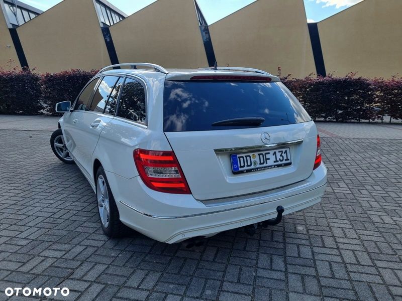 Mercedes-Benz Klasa C 180 CGI BlueEff Avantgarde - 9