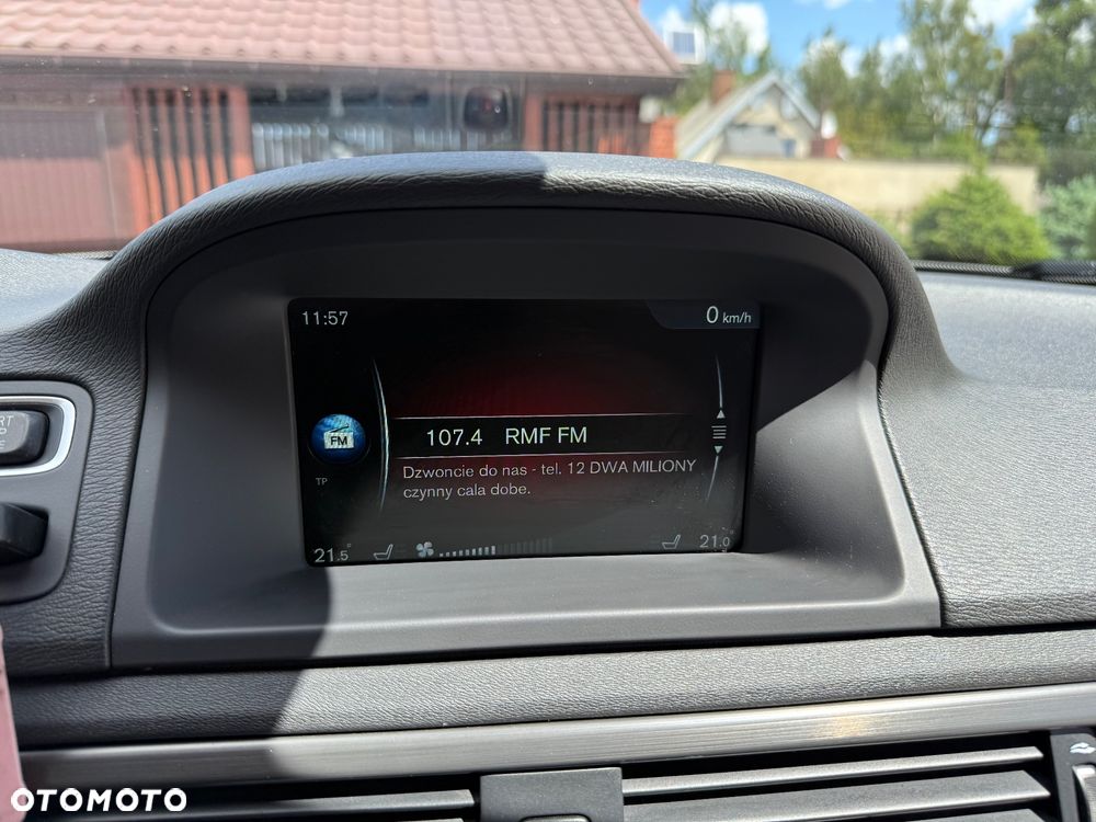 Volvo XC 70 D4 AWD Momentum - 28