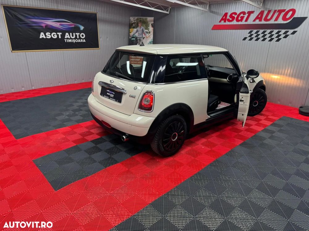 Mini Cooper One - 18