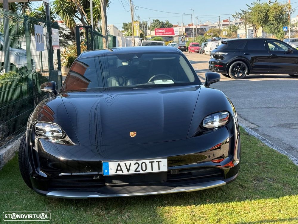 Porsche Taycan Cross Turismo - 35