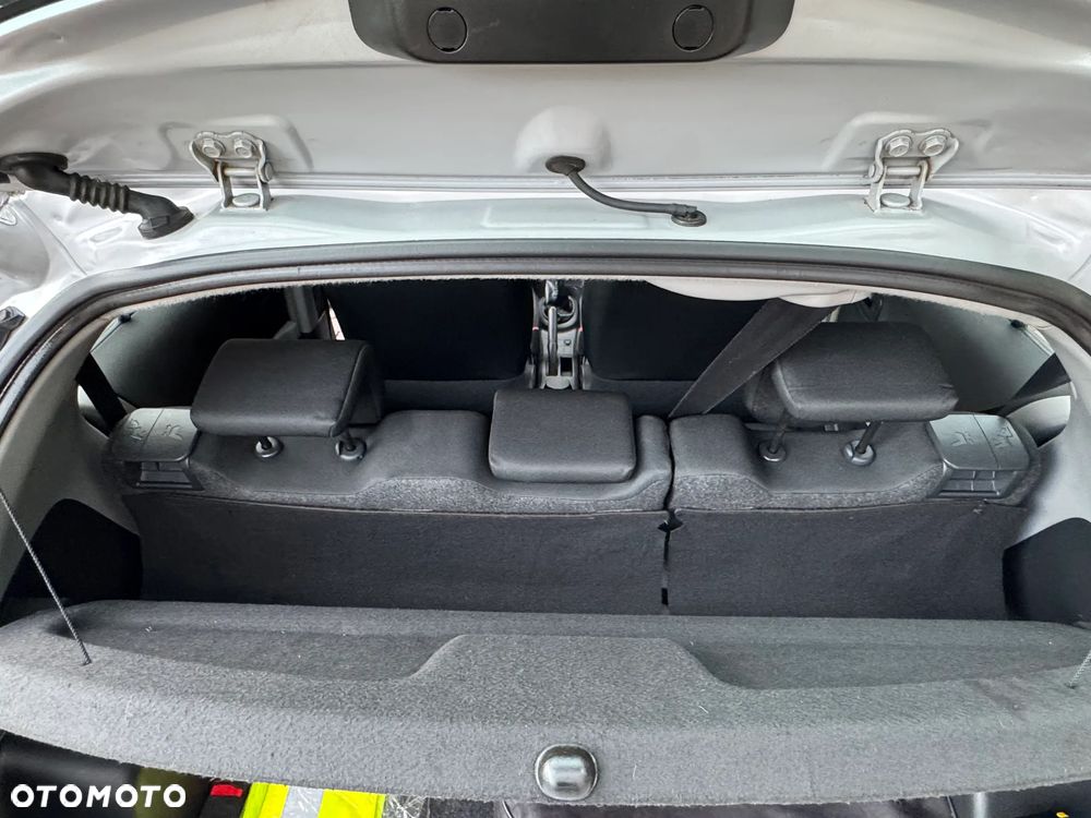 Toyota Yaris - 11