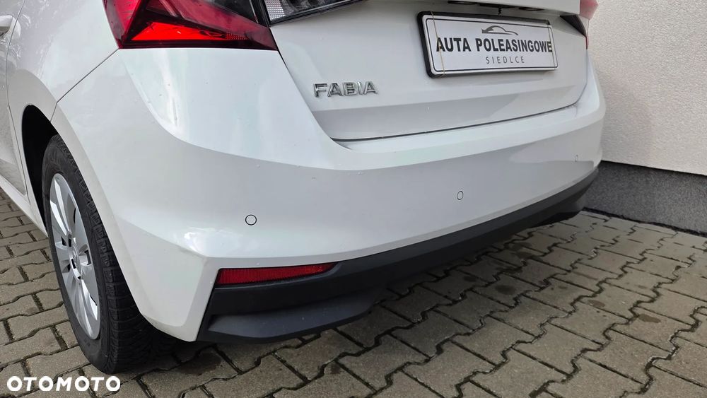 Skoda Fabia 1.0 Essence - 8