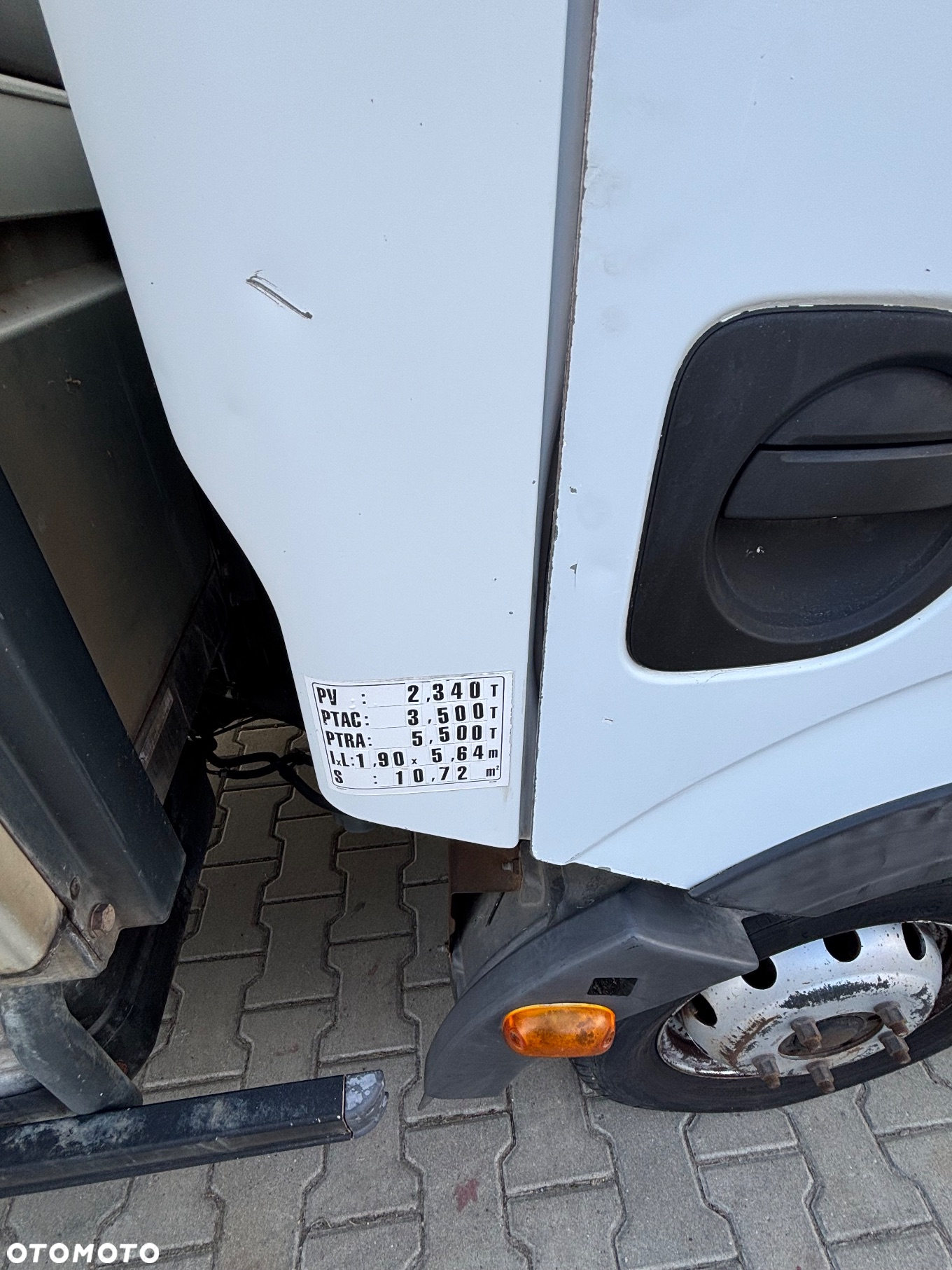 Renault Maxity - 8