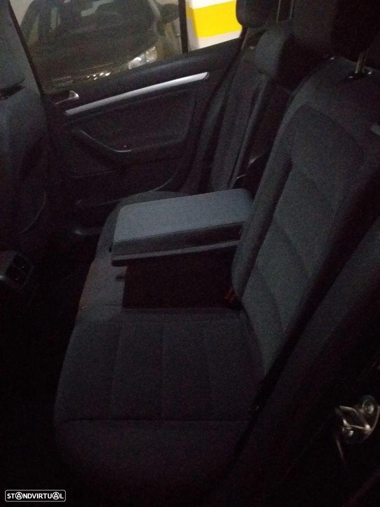 VW Golf 1.9 TDi Confortline DSG - 12