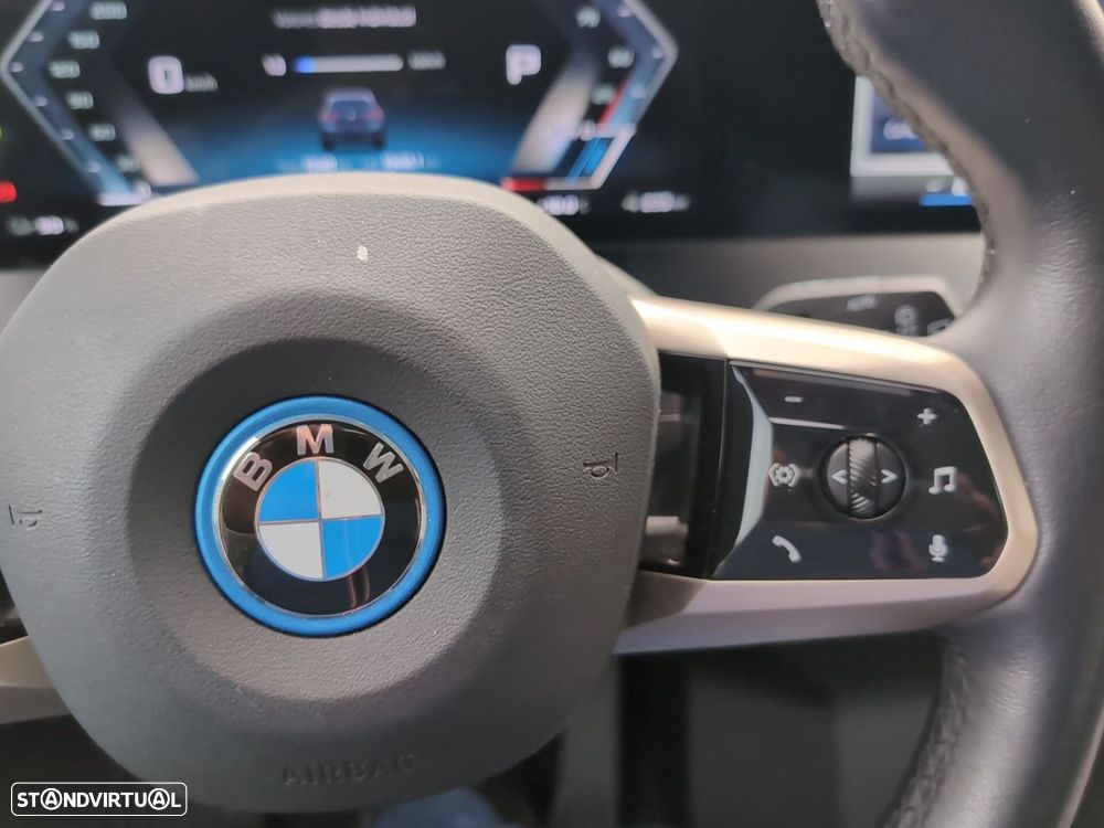 BMW iX M60 - 24