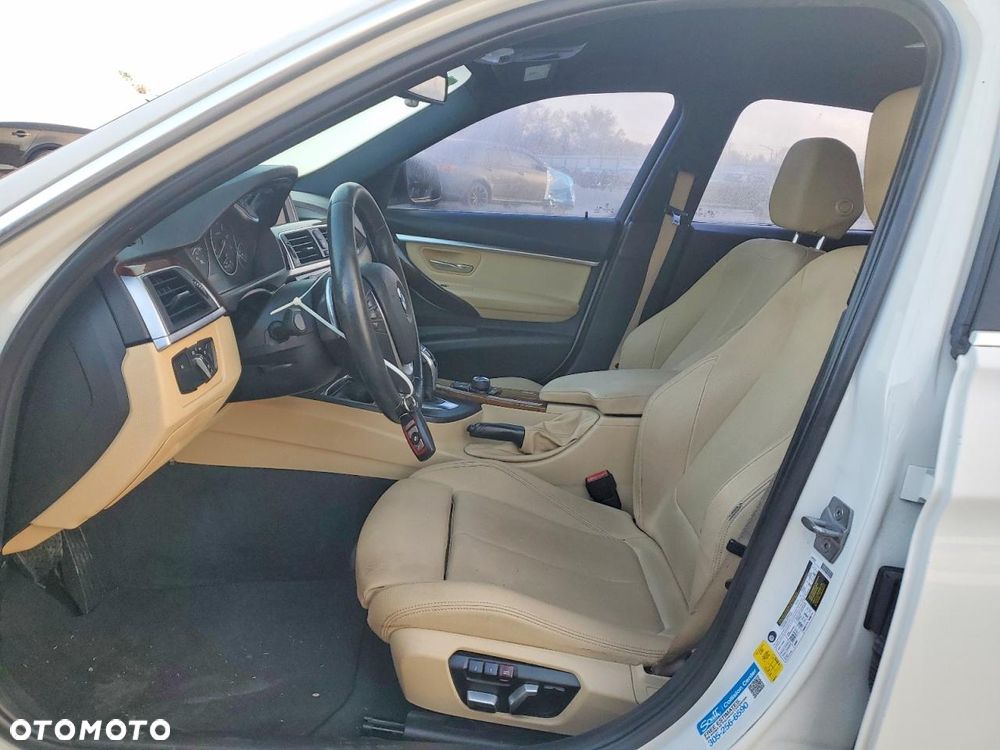 BMW Seria 3 330i - 7