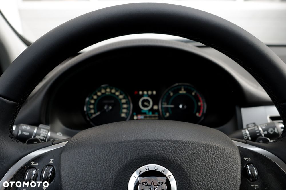 Jaguar XF 2.2 D Luxury - 17